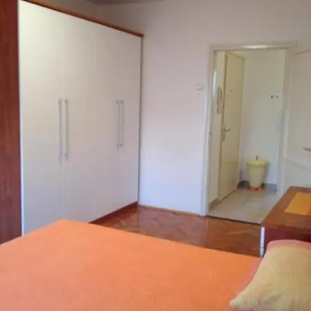 Knez Apartman *